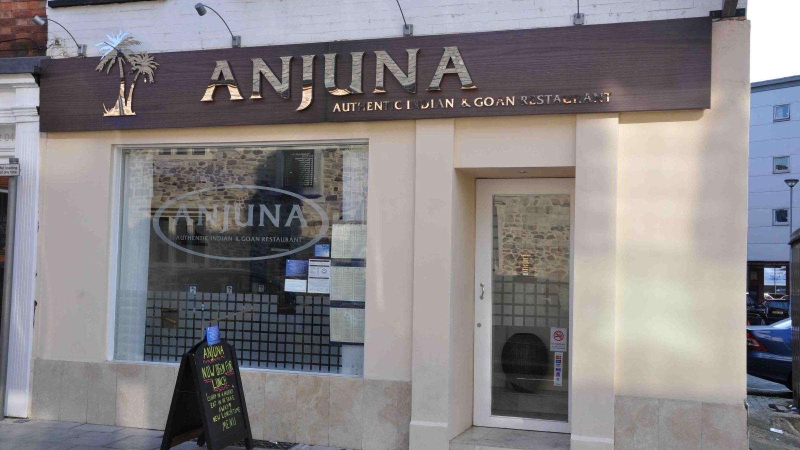 Прогулка по улицам Анджуны