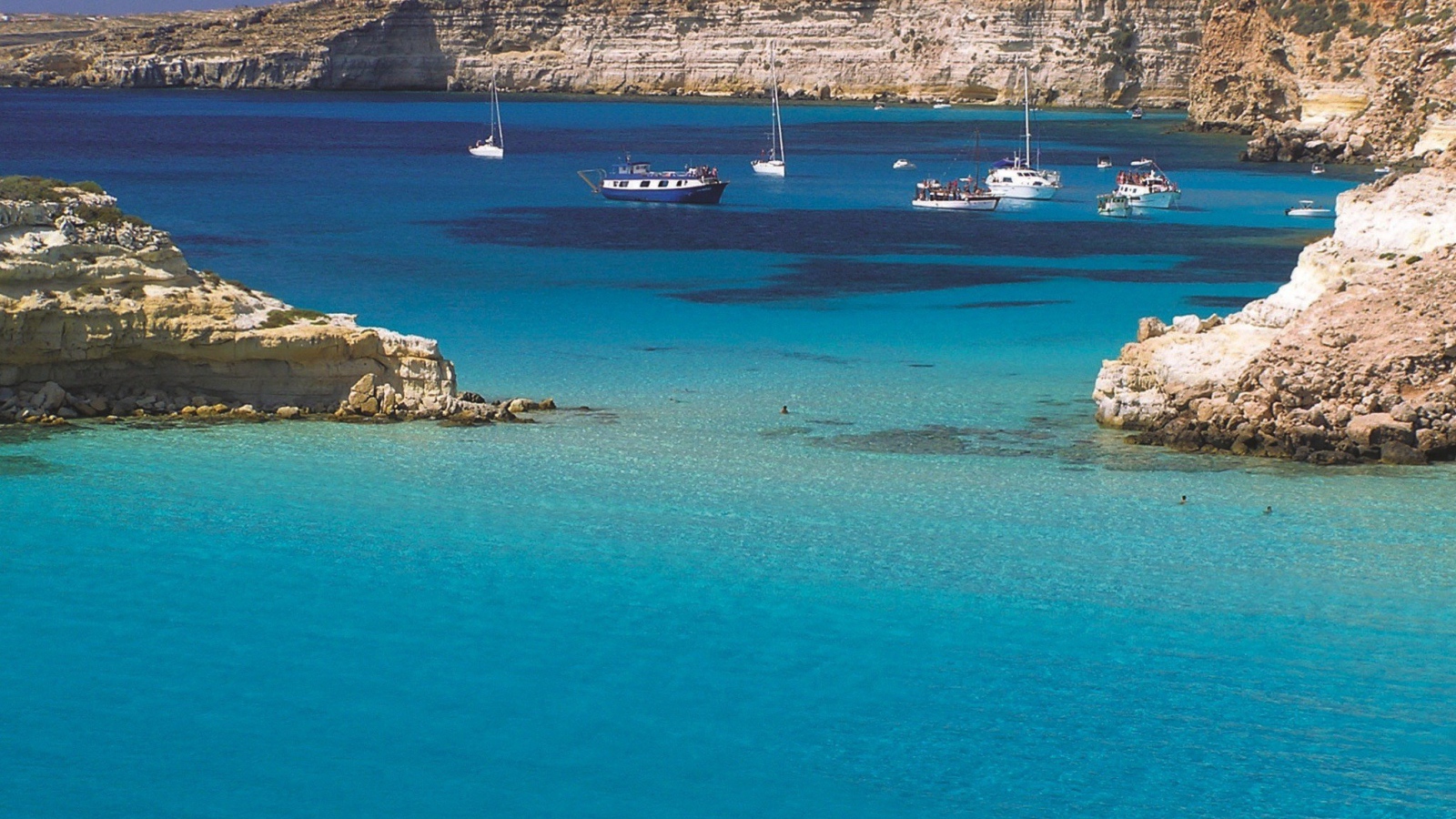 Голубая лагуна на курорте в Римини, Италия