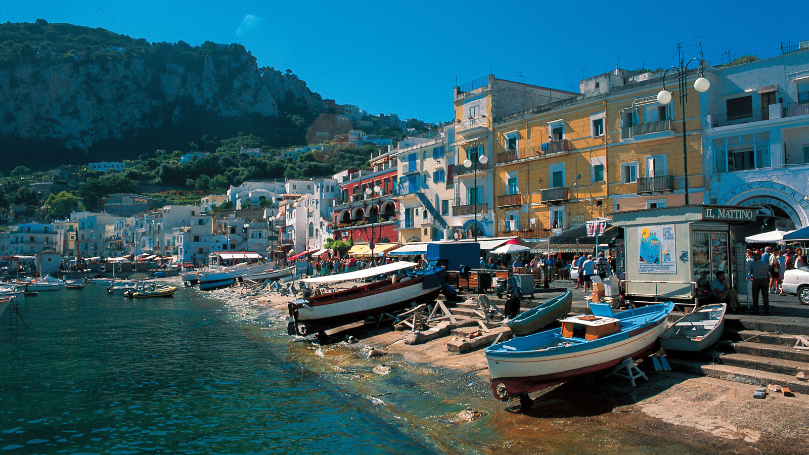 Лодки у причала на курорте Лидо ди Эзоло, Италия