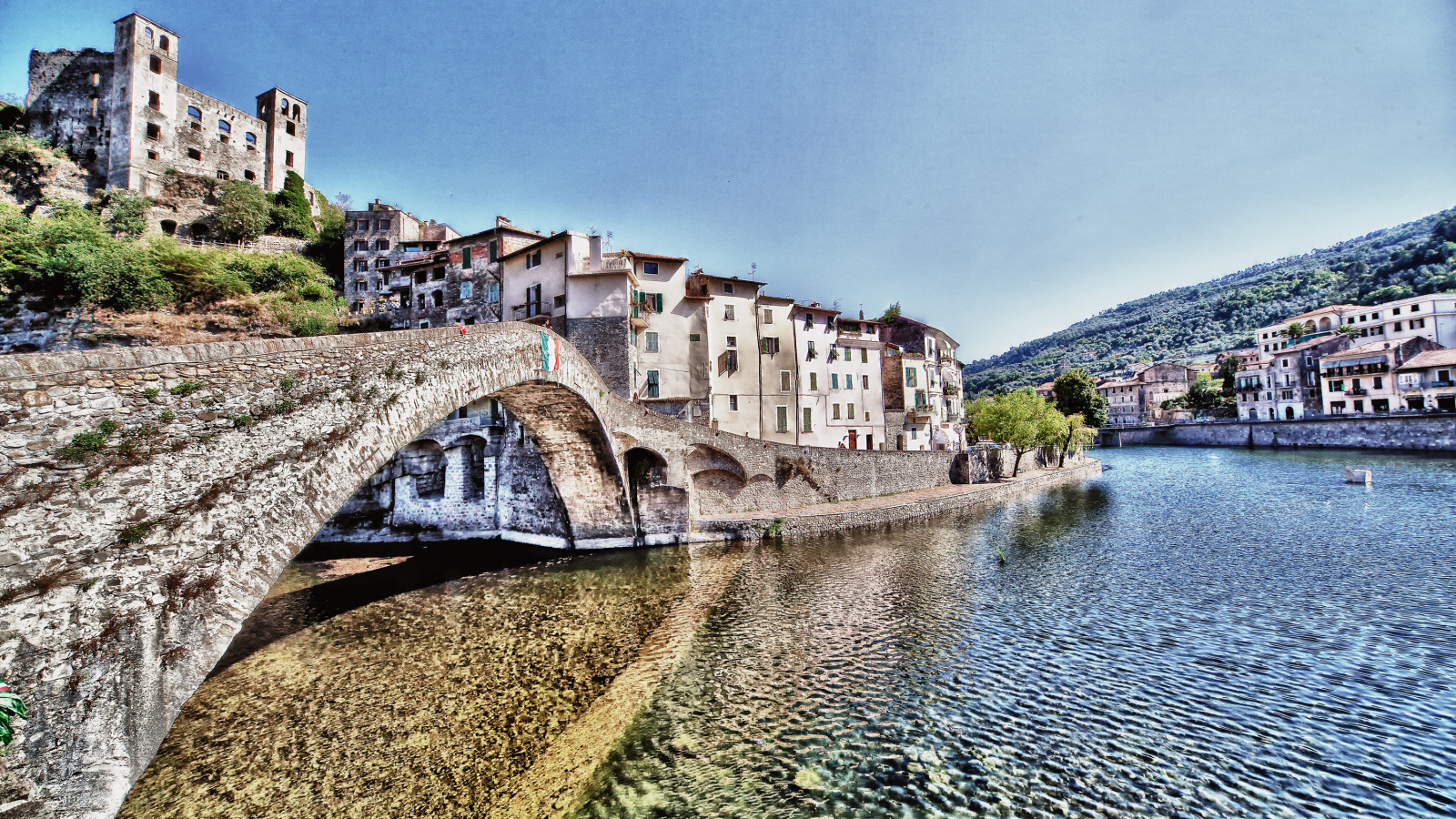 Мост в Лигурии, Италия