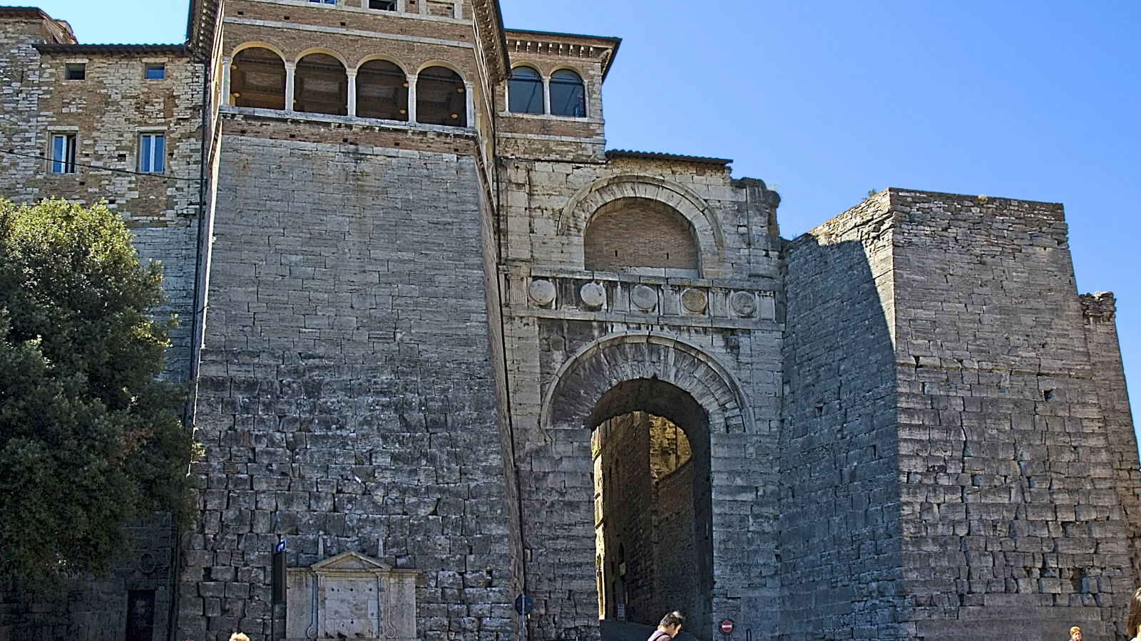 Арка Этрусков в Перудже, Италия