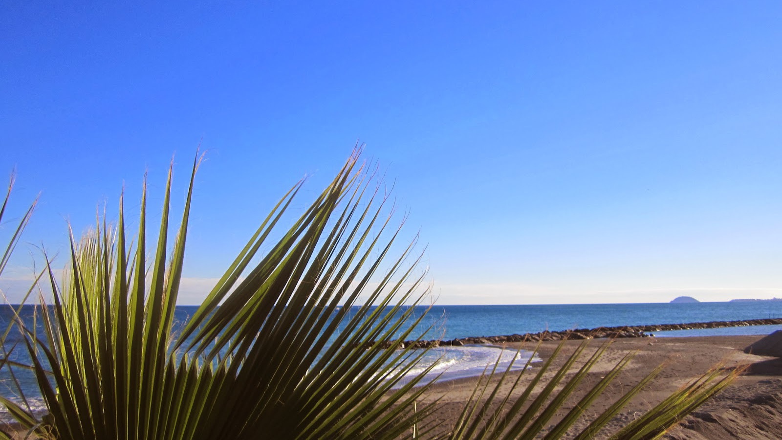 Золотой пляж в Лоано, Италия