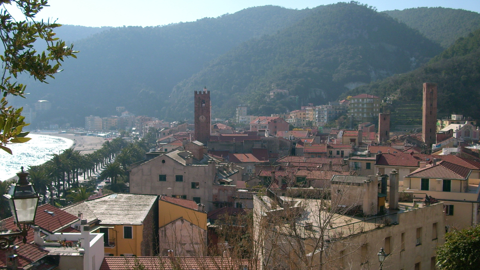 Дома на побережье на курорте Ноли, Италия