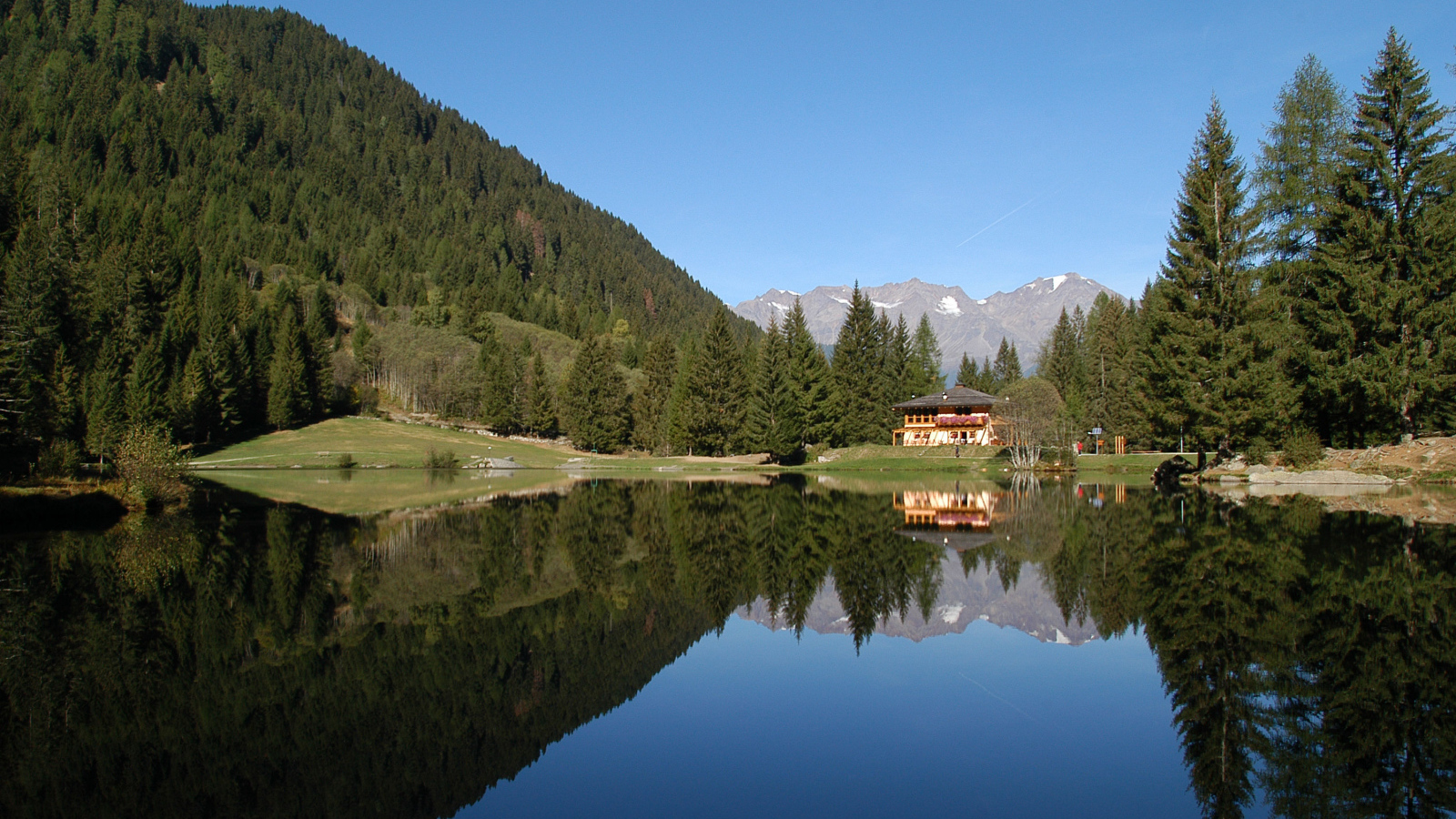 Озеро на горнолыжном курорте Валь ди Соль, Италия