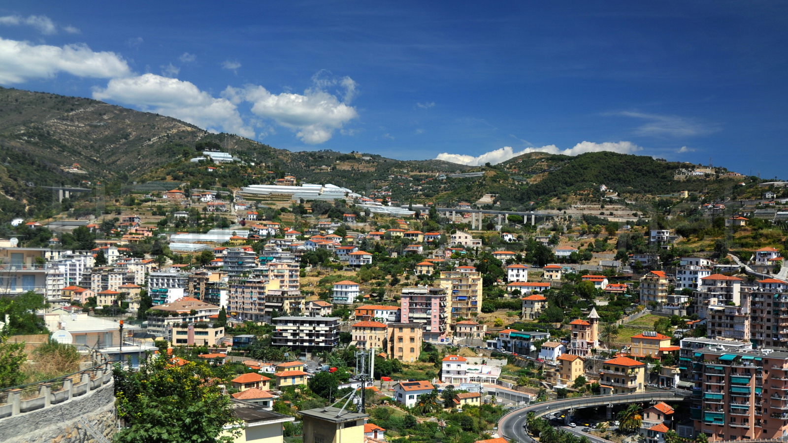 Панорама города в Сан Ремо, Италия