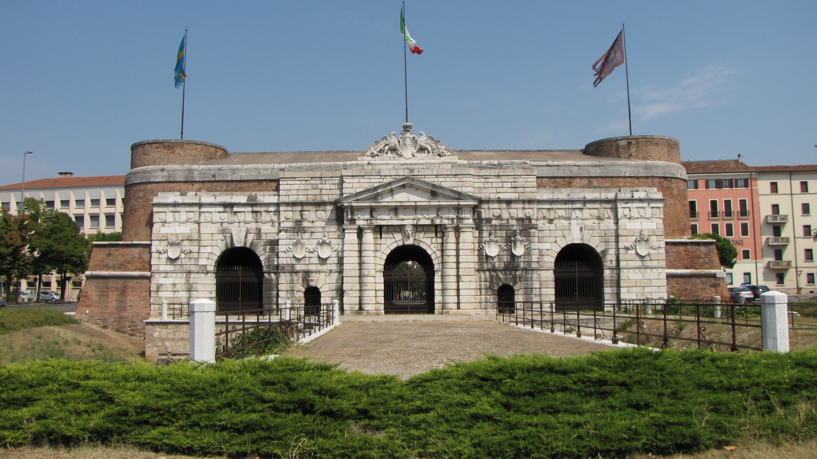 Порта Нуова в Вероне, Италия
