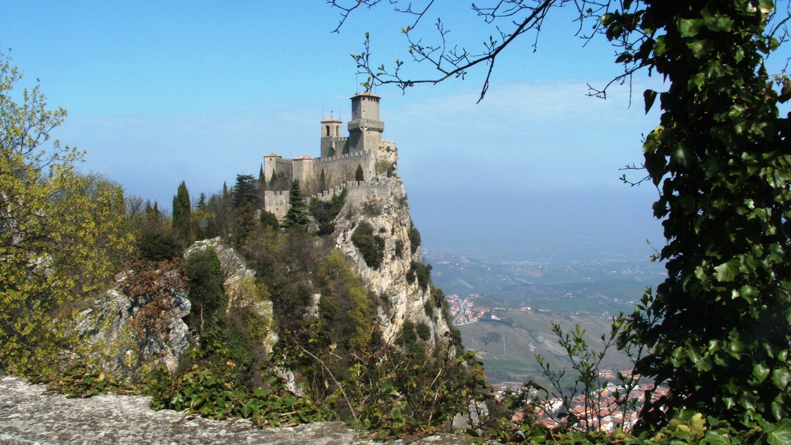 Вид с террасы в Сан Марино, Италия