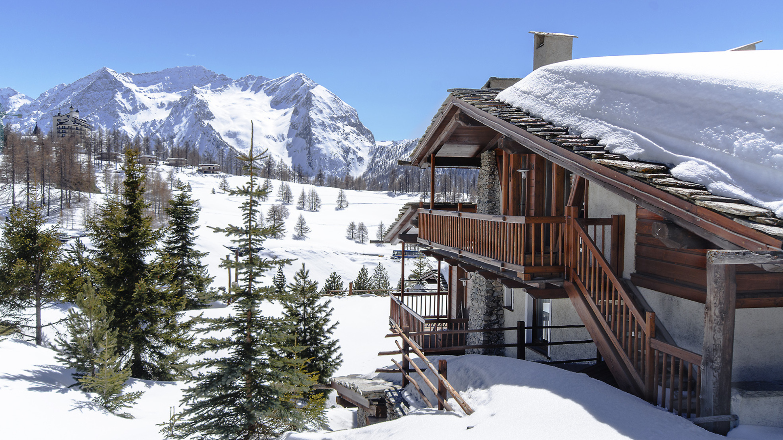 Вилла на горнолыжном курорте Сестриер, Италия