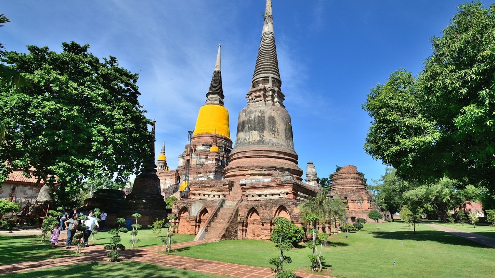 Park at the temple at the resort Ayuthaya, Thailand