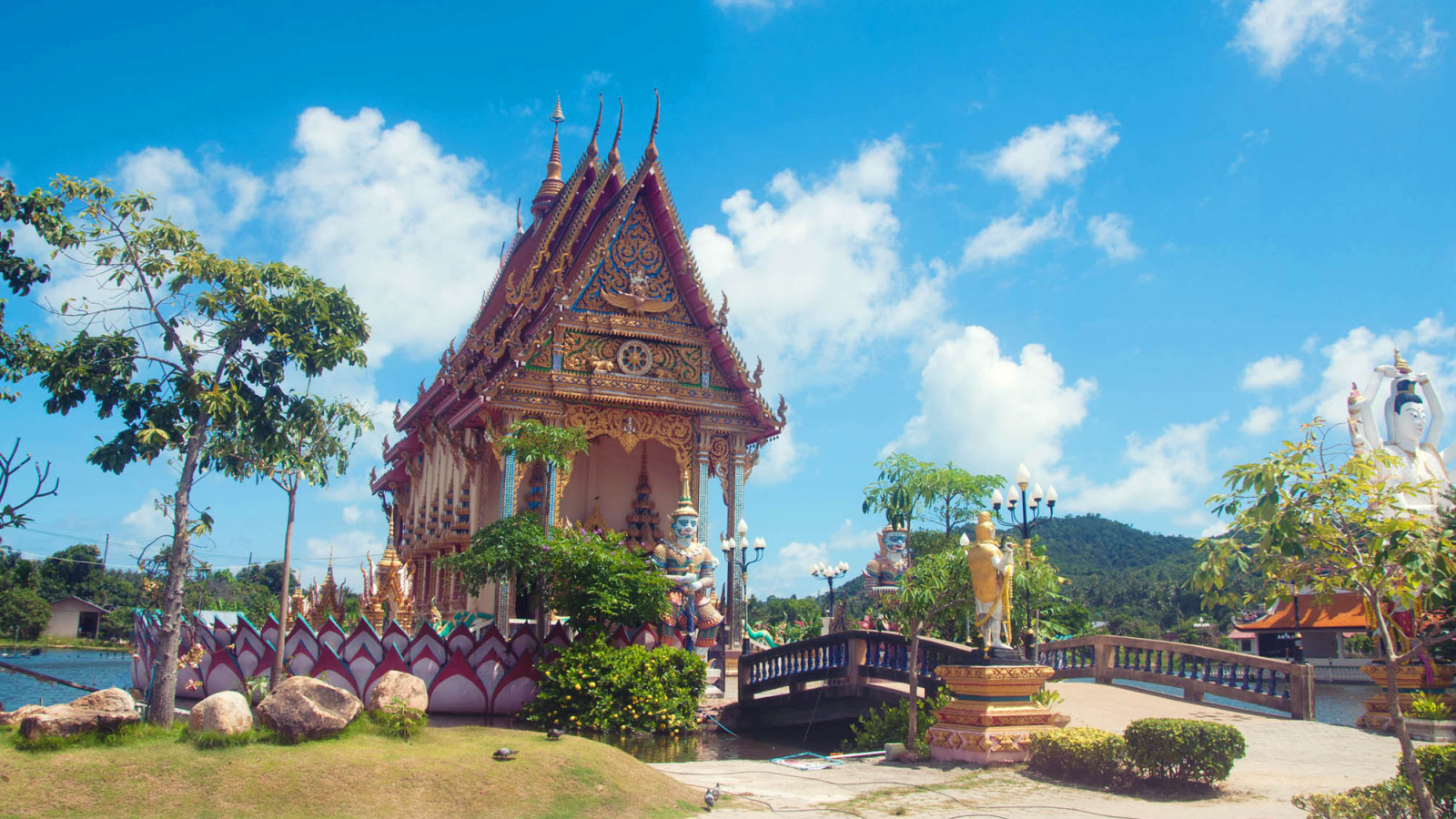 Храм на побережье на острове Самуи, Таиланд