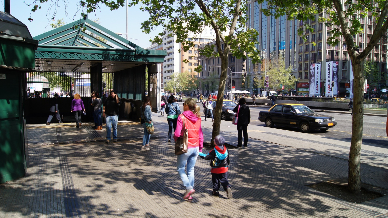 Прогулка в городе на курорте Хуа Хин, Таиланд