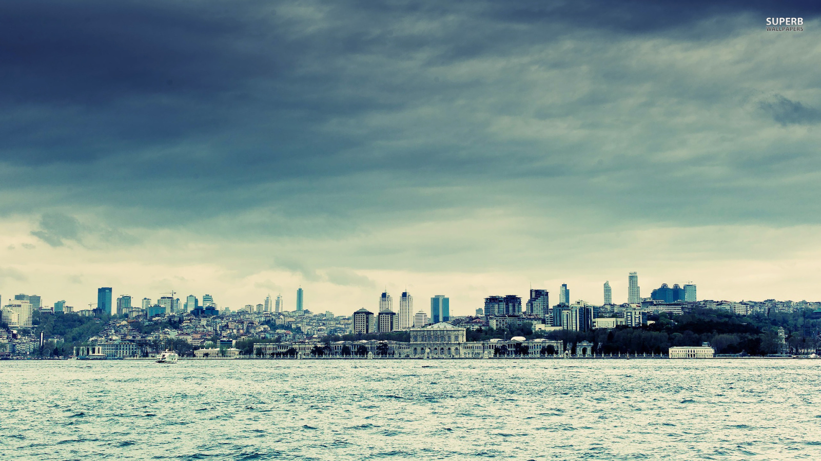 Пасмурный день в Стамбуле