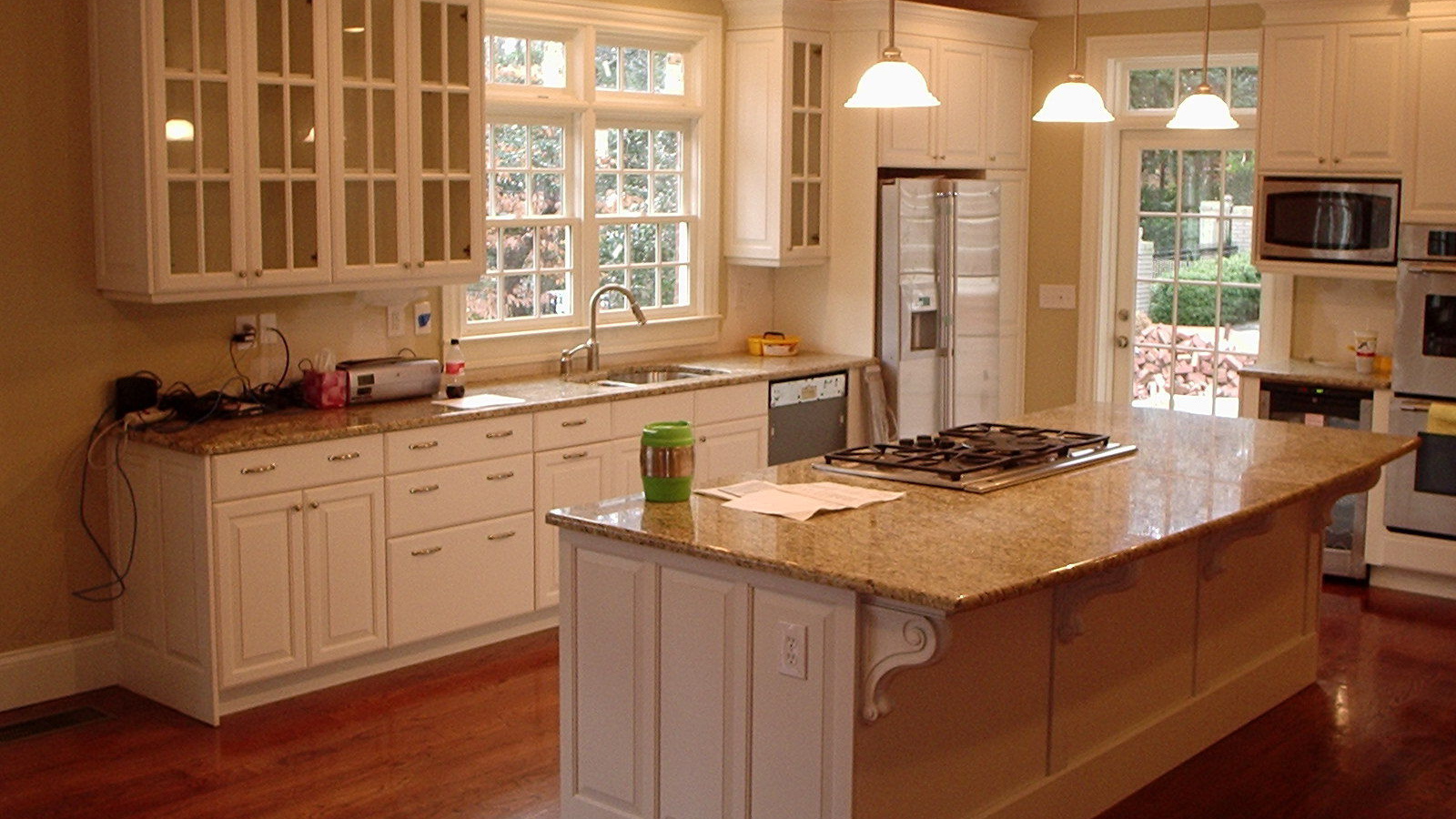 Большое окно в кухне