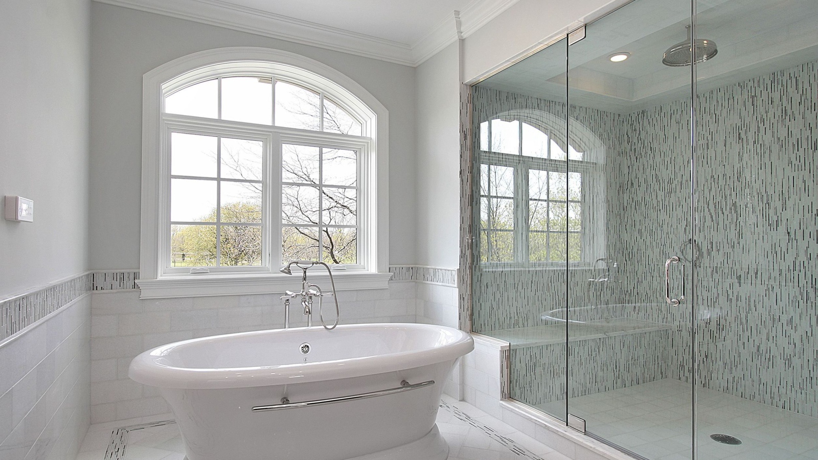 Ванная и просторный душ