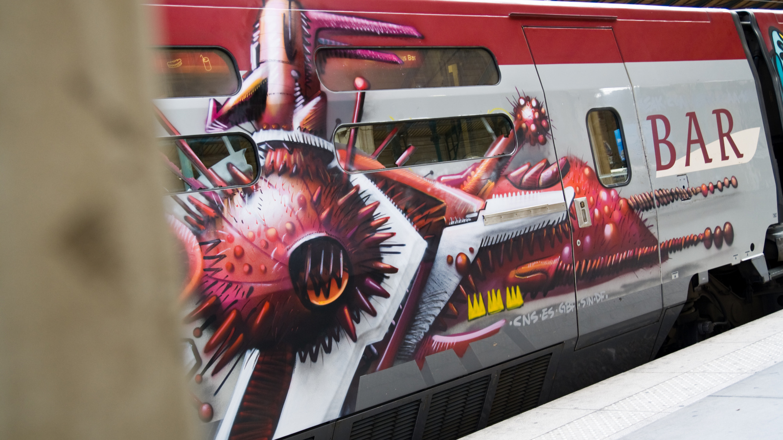 Красивое граффити на поезде