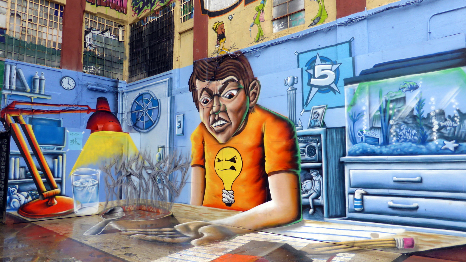 Большое креативное граффити