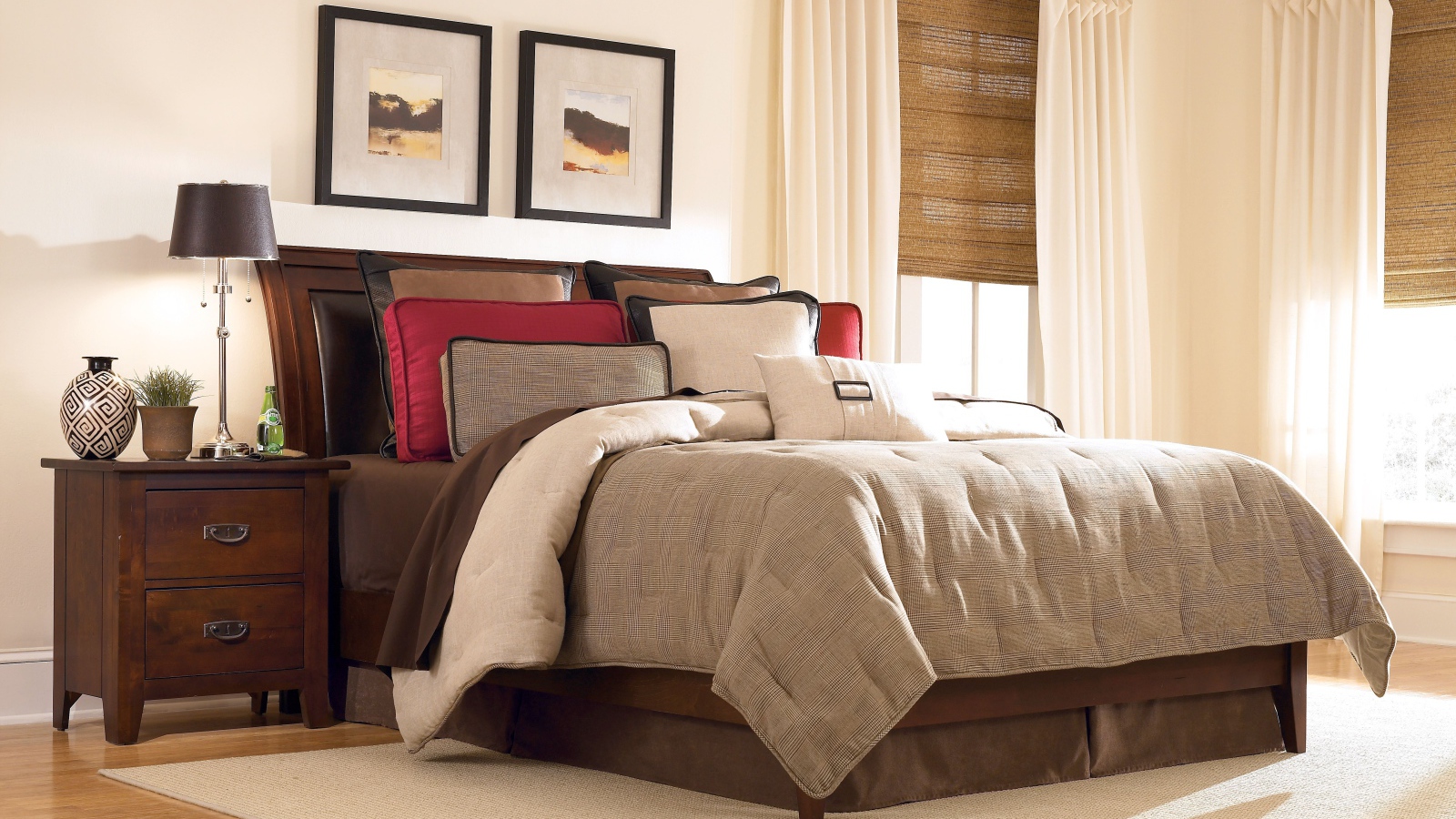 Светлая стильная спальня