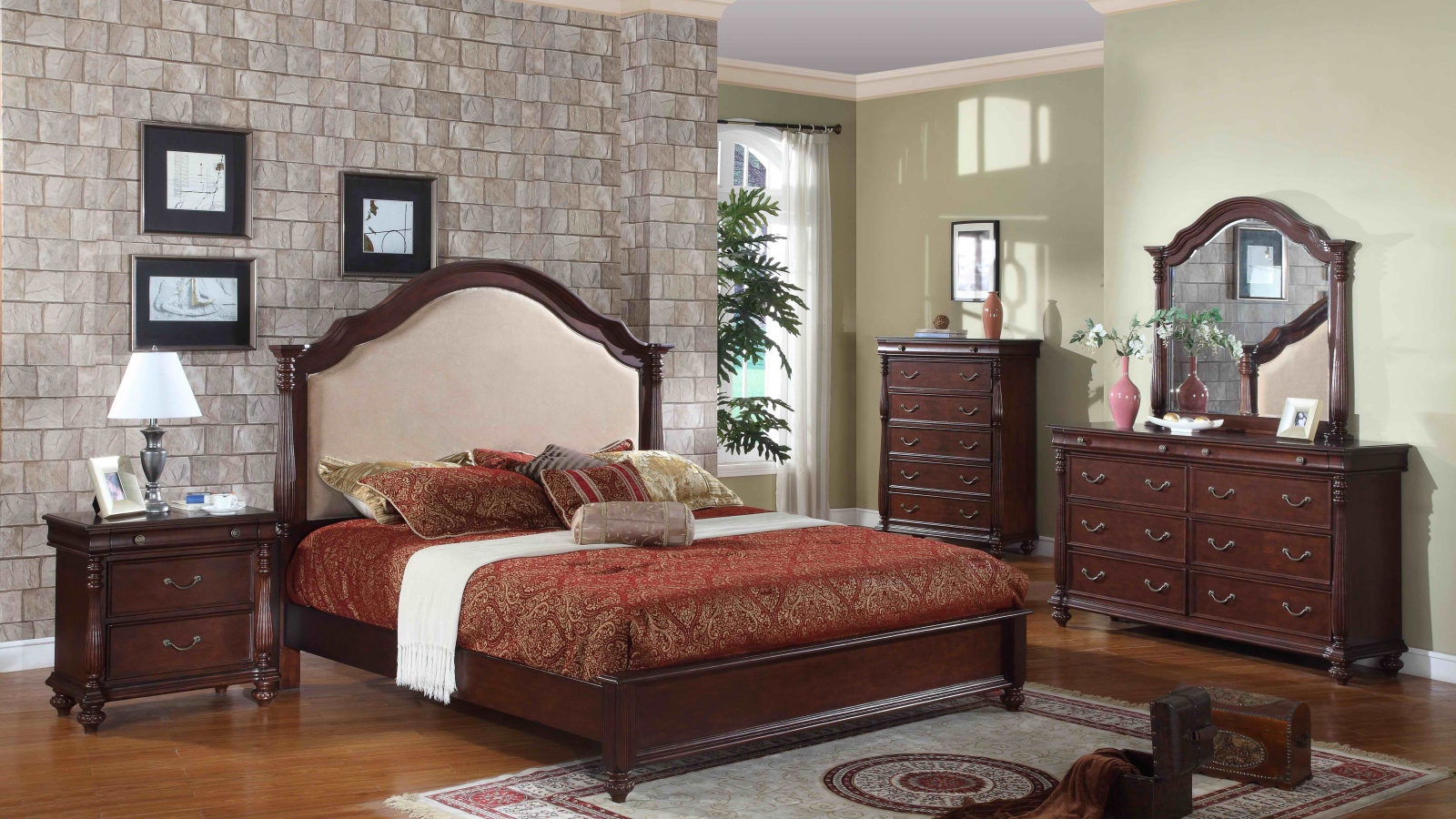 Классическая кровать в спальне