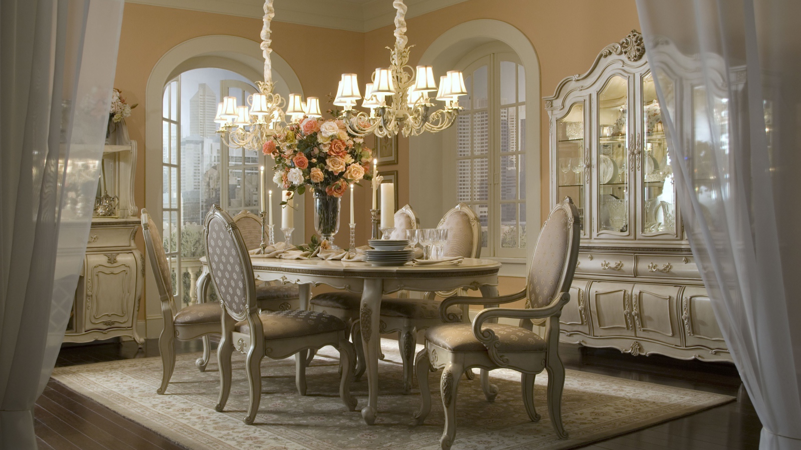 Столовая в старинном дизайне