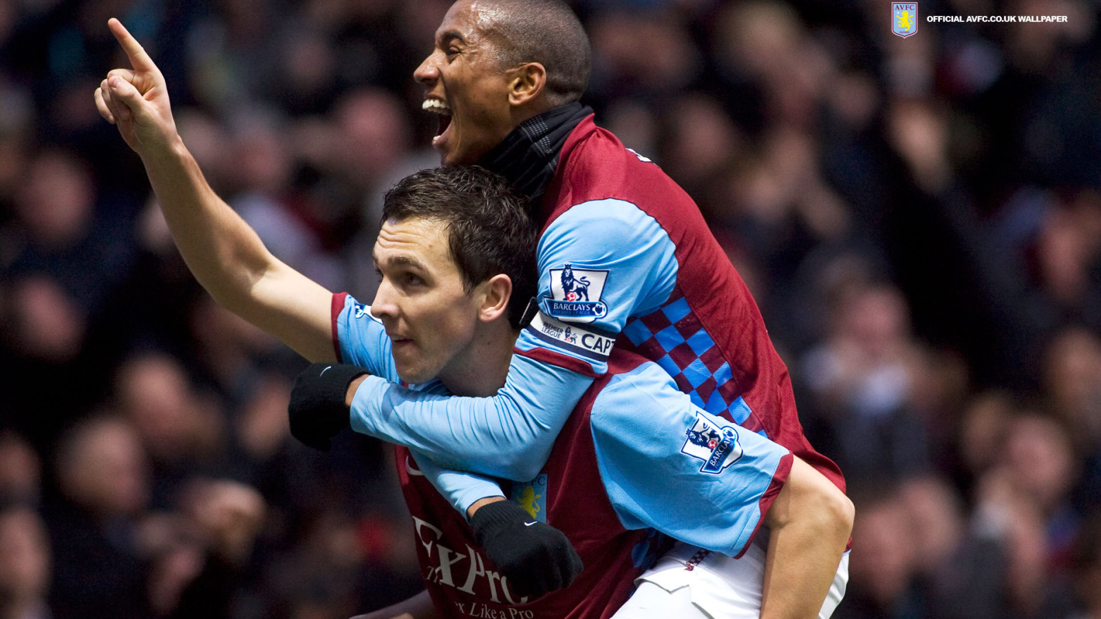 Известный Астон Вилла