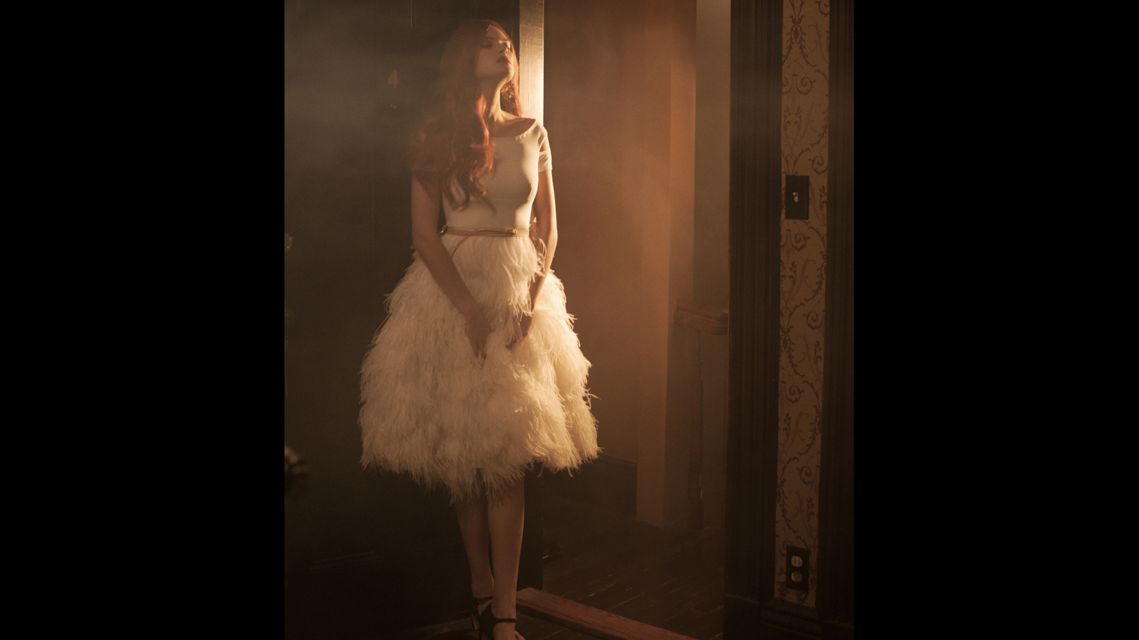 Девушка в белом красивом платье