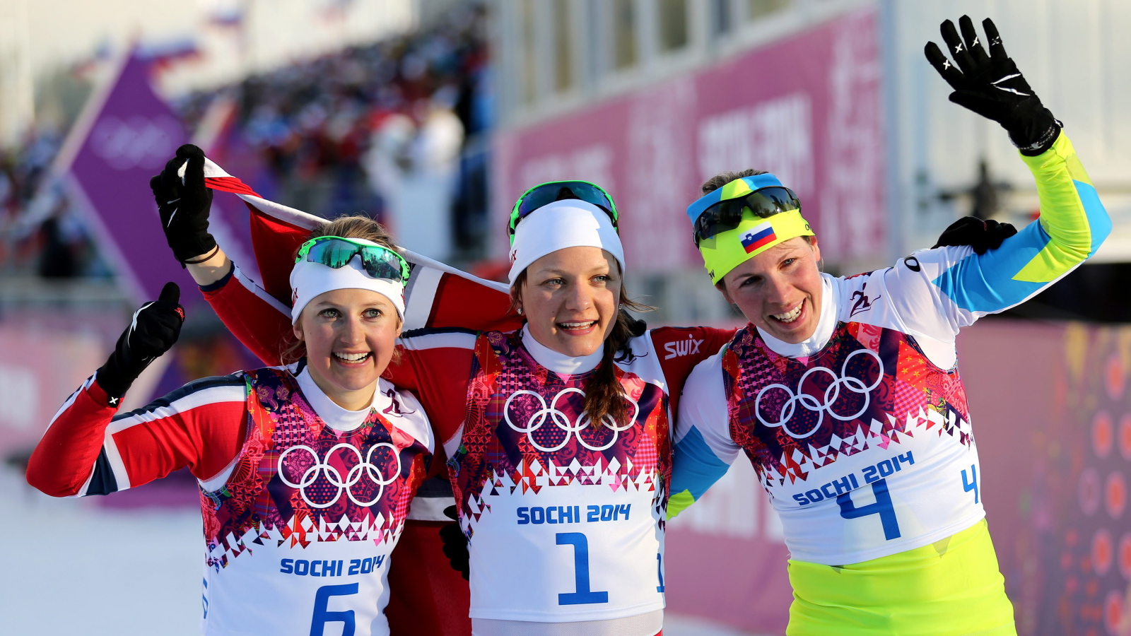 Обладательница золотой медали в дисциплине лыжные гонки Майкен Касперсен Фалла из Норвегии