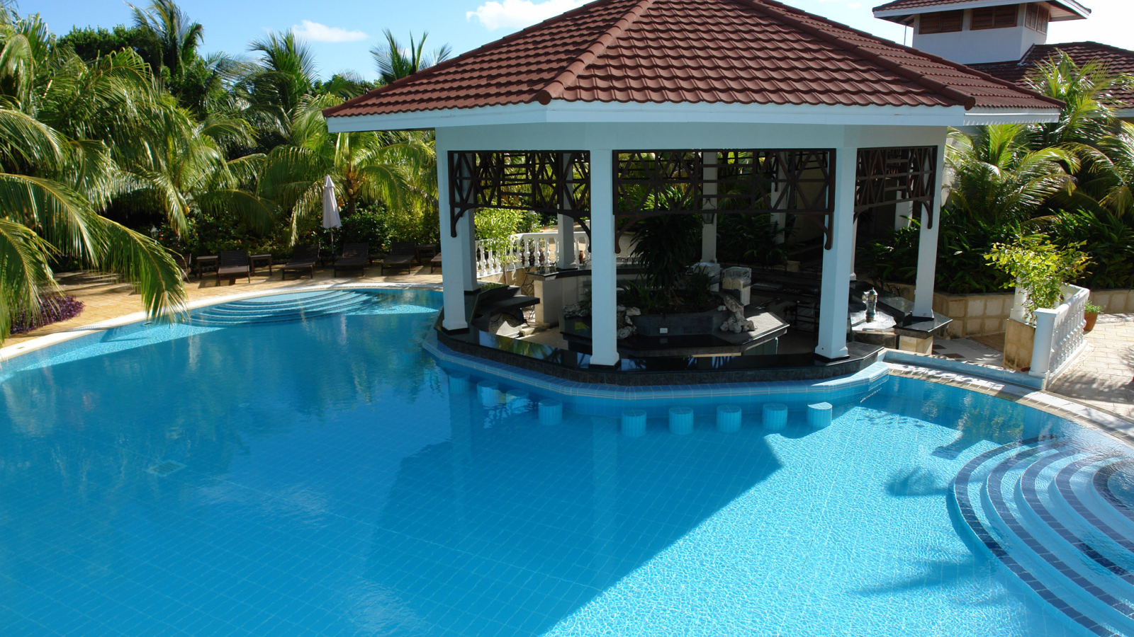 Отель на побережье на курорте Кайо Энсеначос, Куба