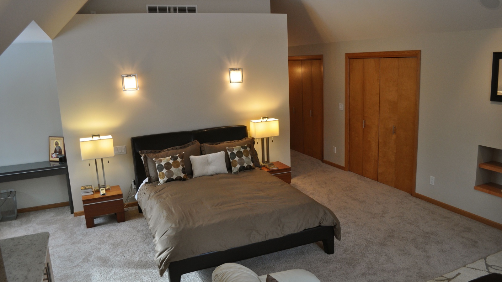 Светильники в спальне