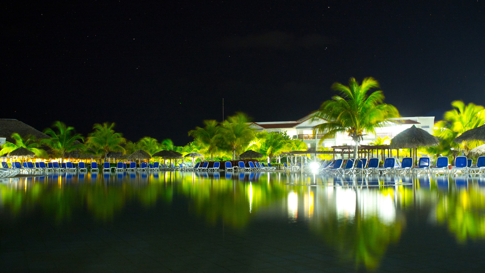 Ночные огни на курорте Кайо Санта Мария, Куба