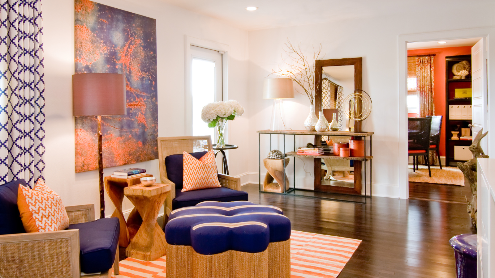 Пуфики в гостиной