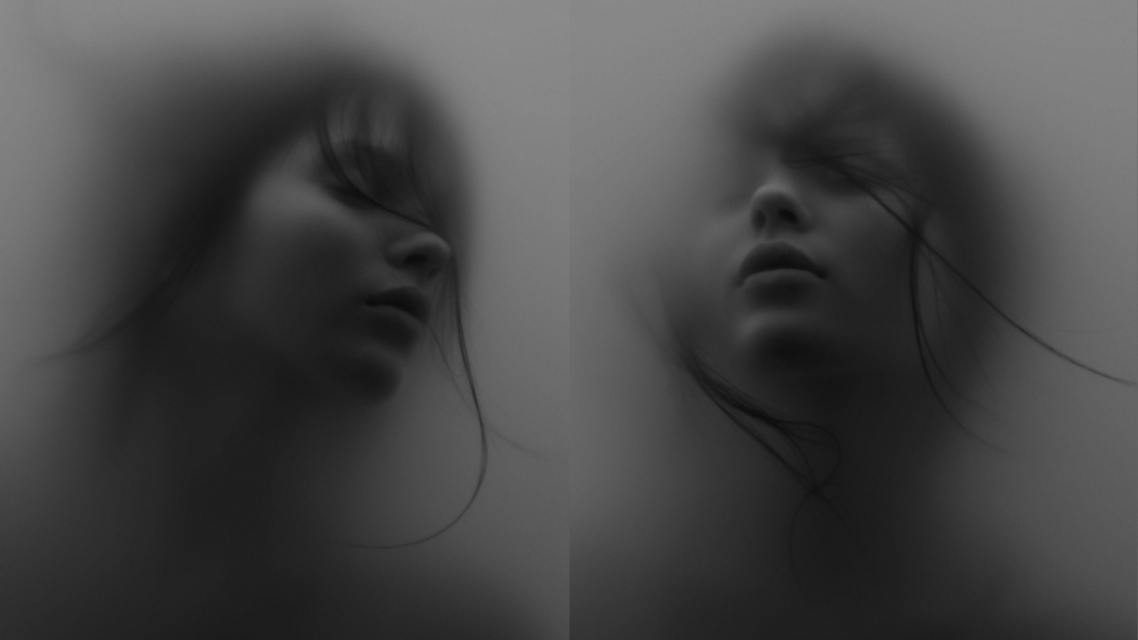 Фотография девушки в тумане