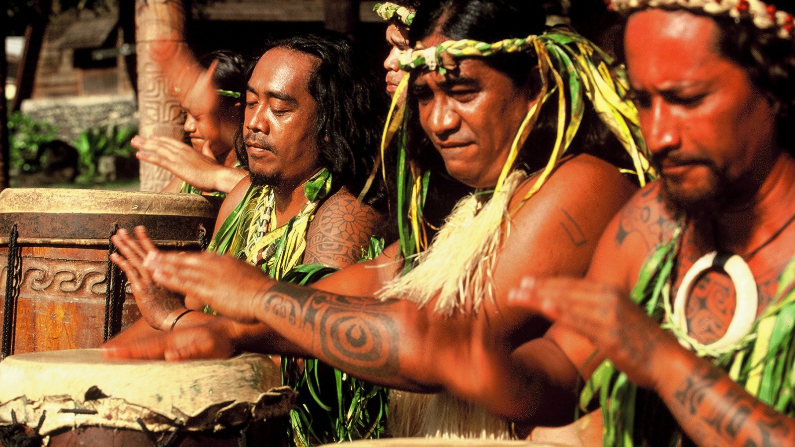 Полинезийские татуировки на руках