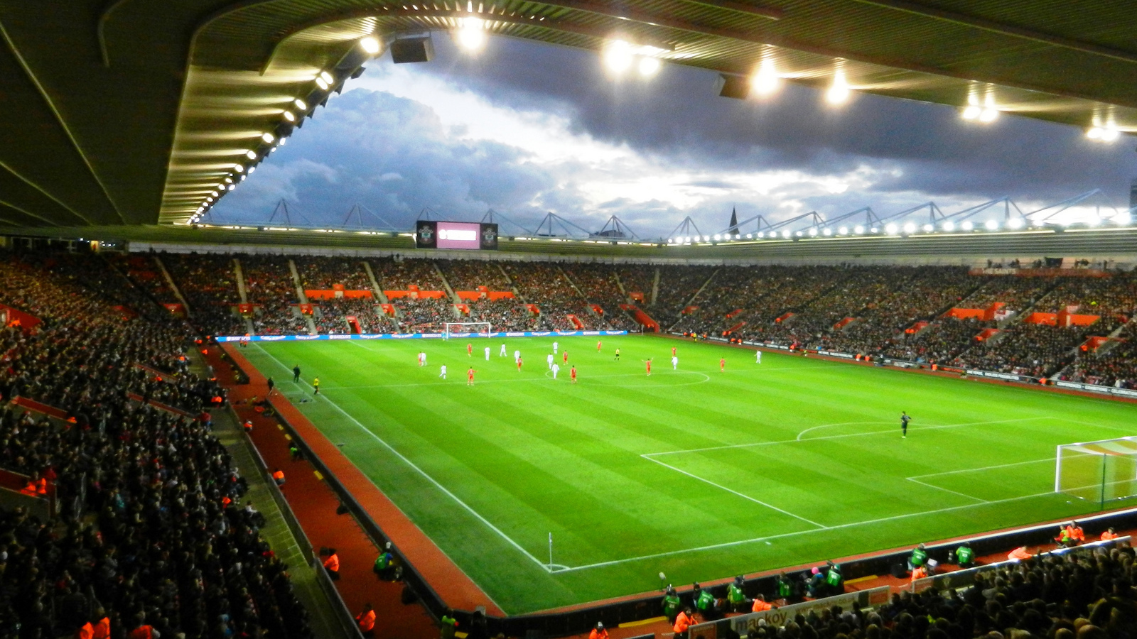 Популярный Футбольный клуб Англии Суонси Сити