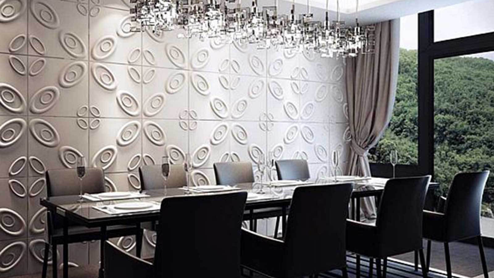 Лепные стены в столовой