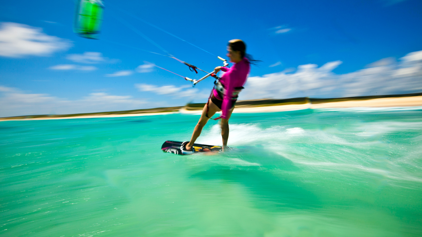 Девушка серфинг