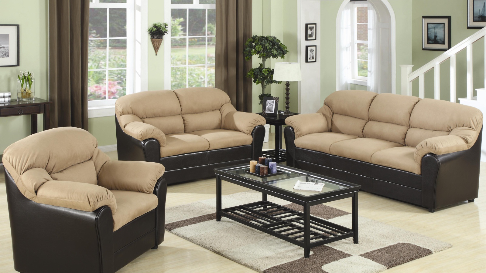 Мягкая мебель в гостиной