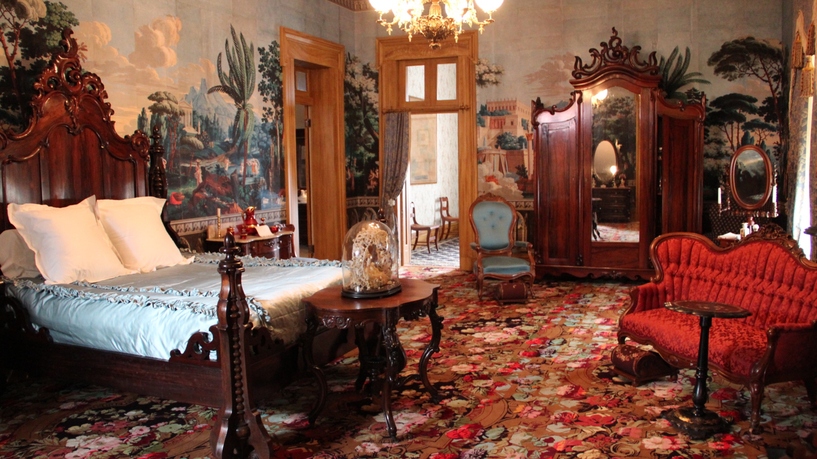 Старинный стиль в оформлении спальни