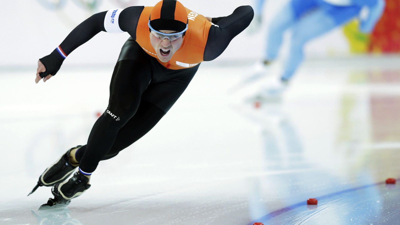Обладатель серебряной медали в дисциплине скоростной бег на коньках Ян Смеекенс из Нидерландов