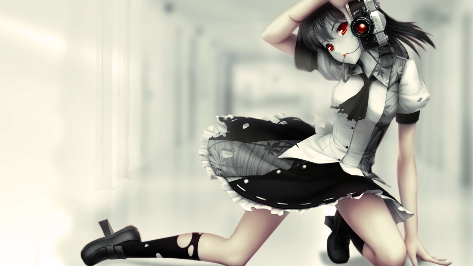 Аниме девушка с красными глазами и фотоаппаратом