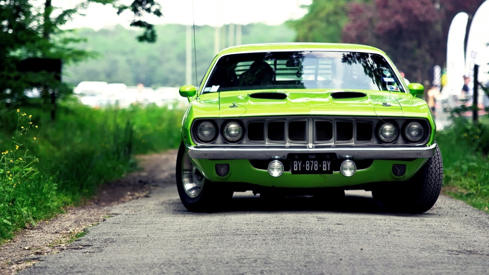 Зеленый автомобиль Hemi Cuda