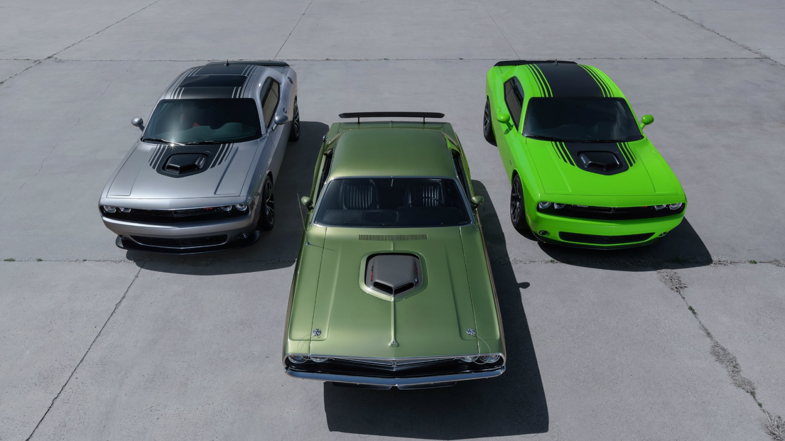 Три поколения автомобиля Dodge Challenger