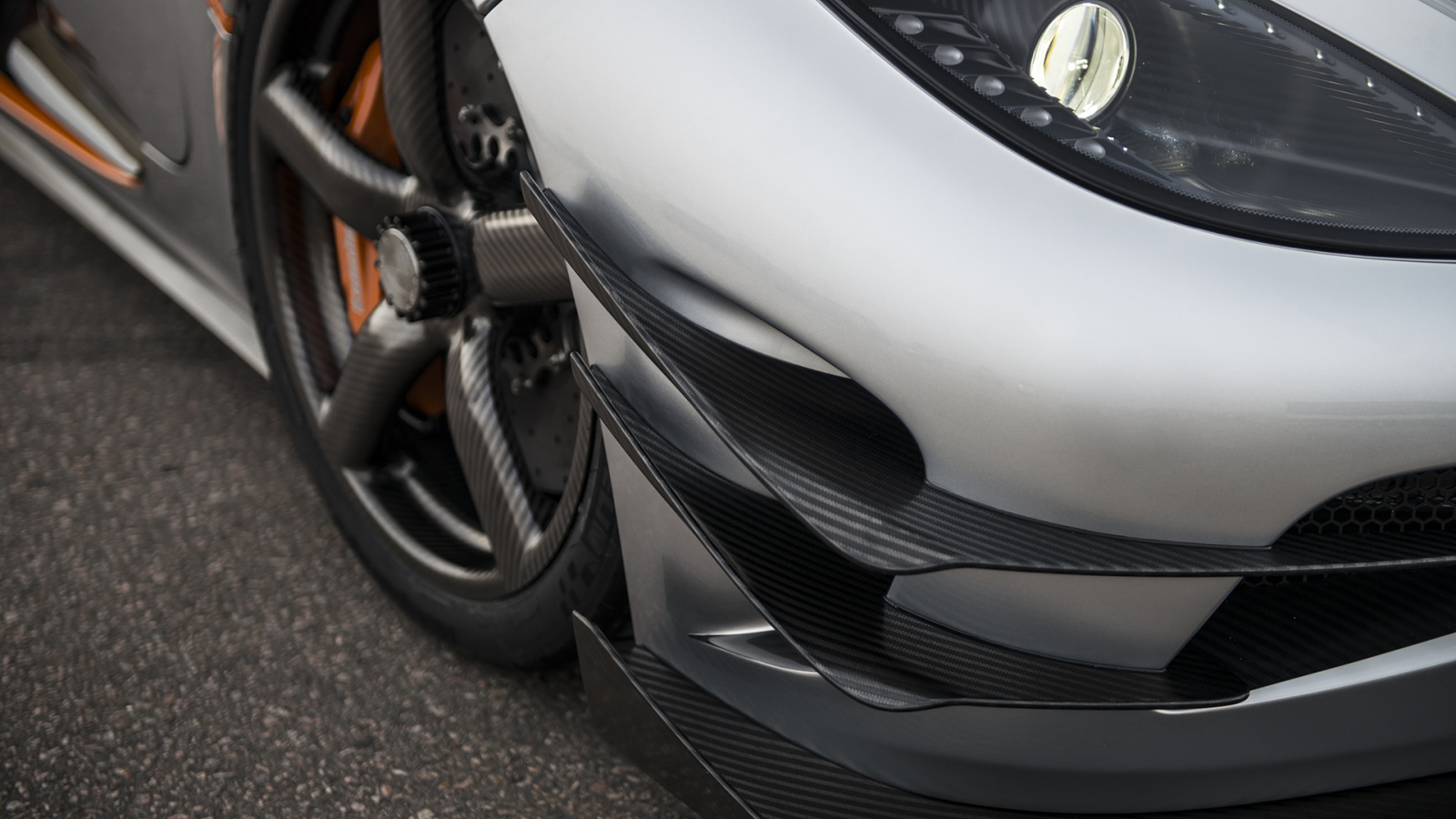 Фара автомобиля Koenigsegg Agera