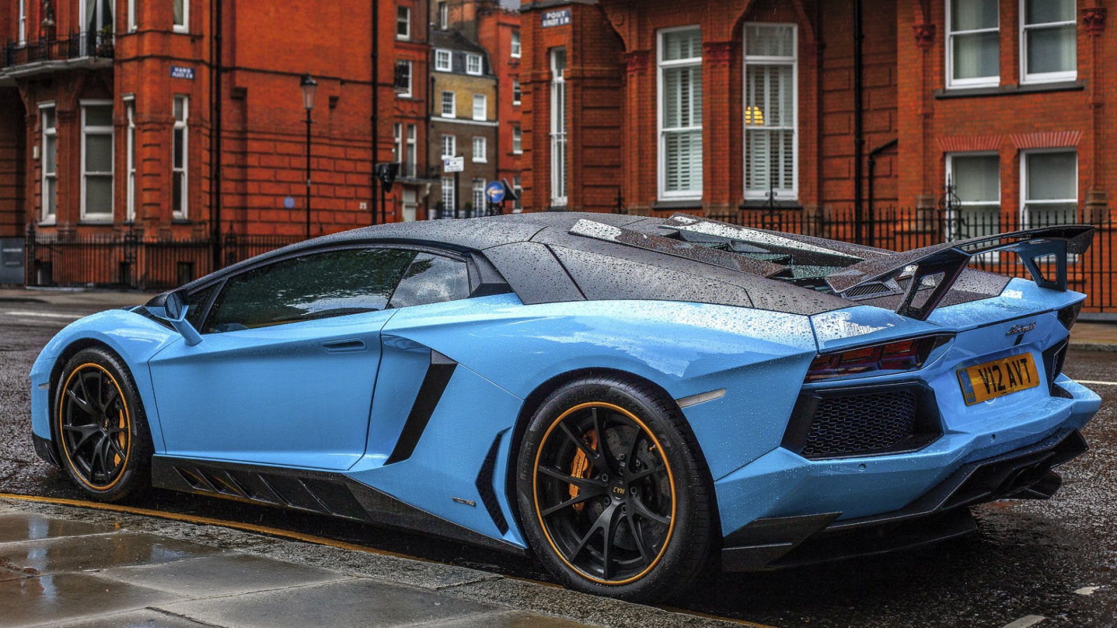 Великолепный Lamborghini Aventador LP 700-4