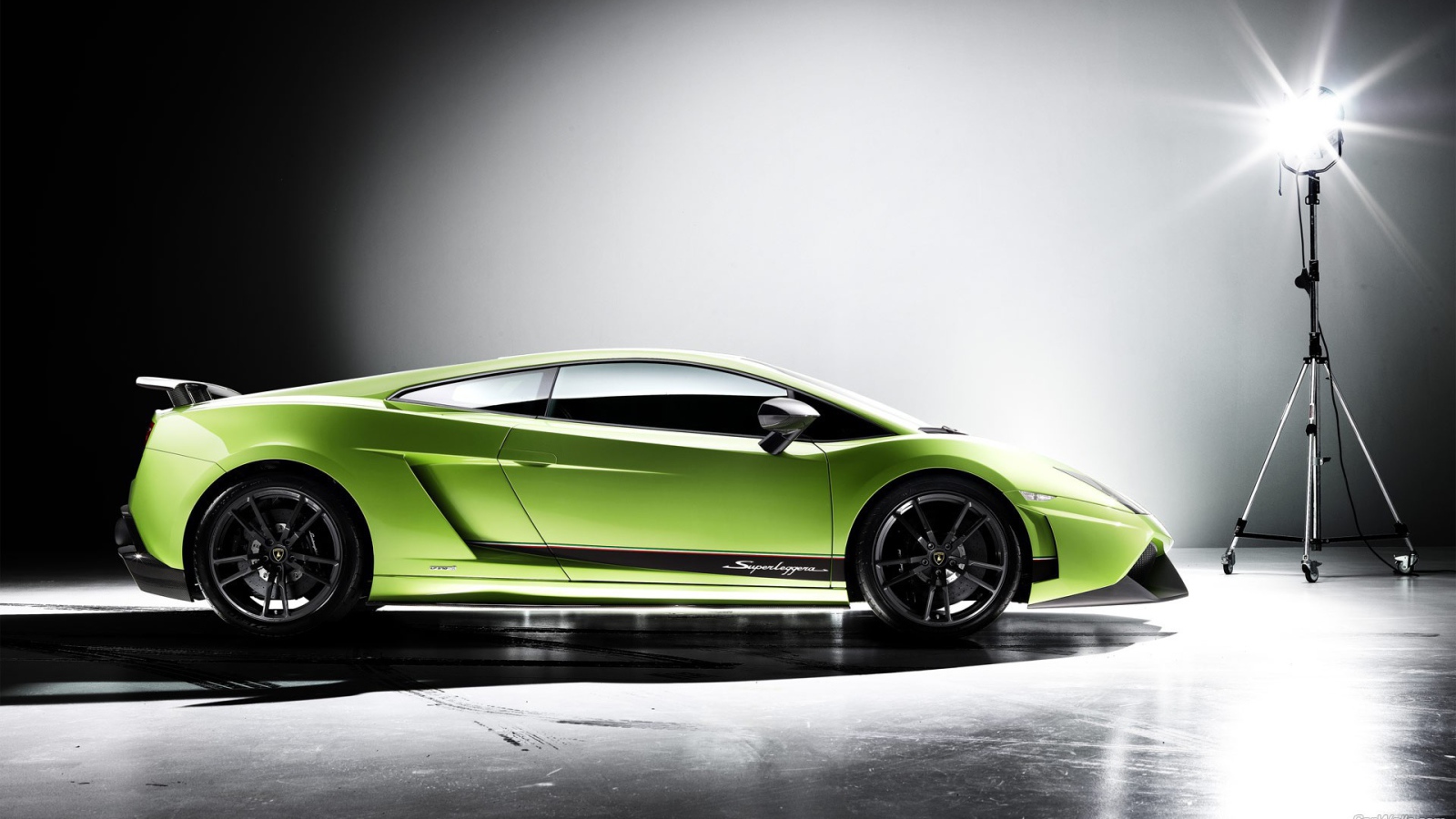 Фотосессия зеленого Lamborghini Gallardo Superleggera