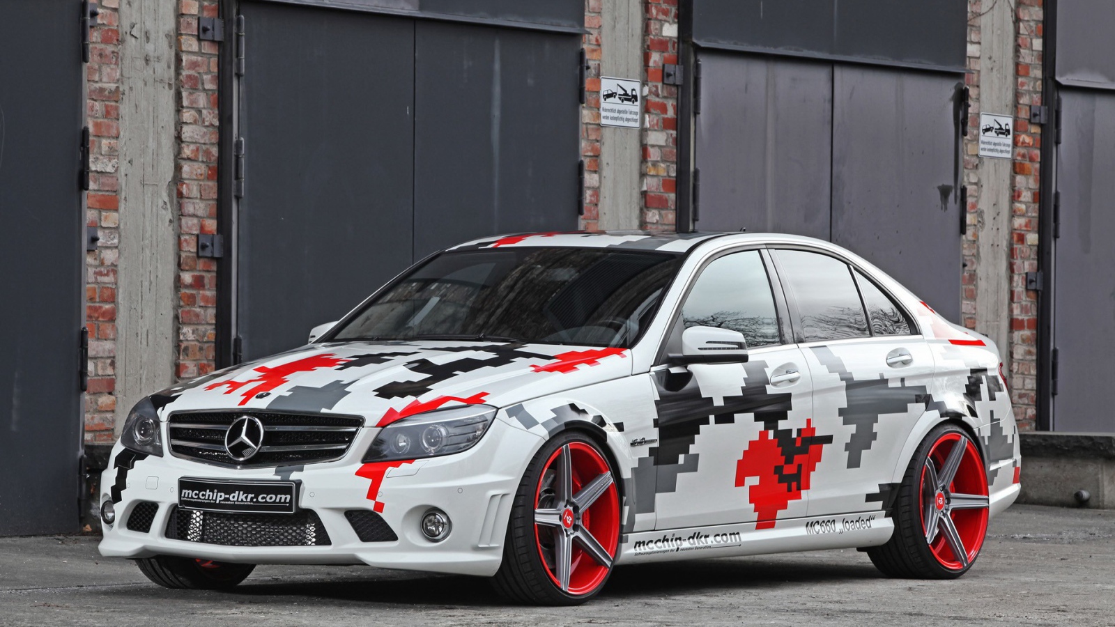 Окрас Мерседеса в стиле Minecraft