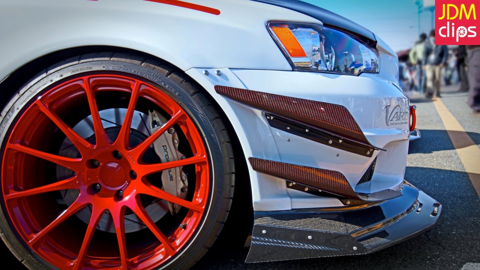 Оранжевый диск автомобиля Mitsubishi Lancer Evo X