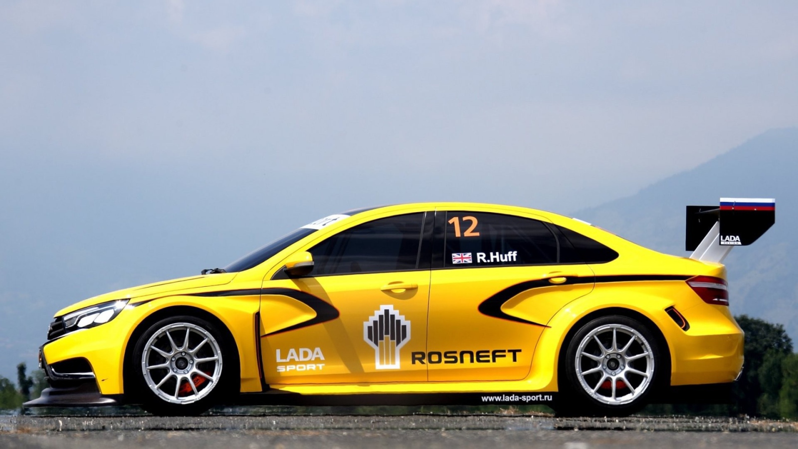 Российский автомобиль Лада Веста Спорт