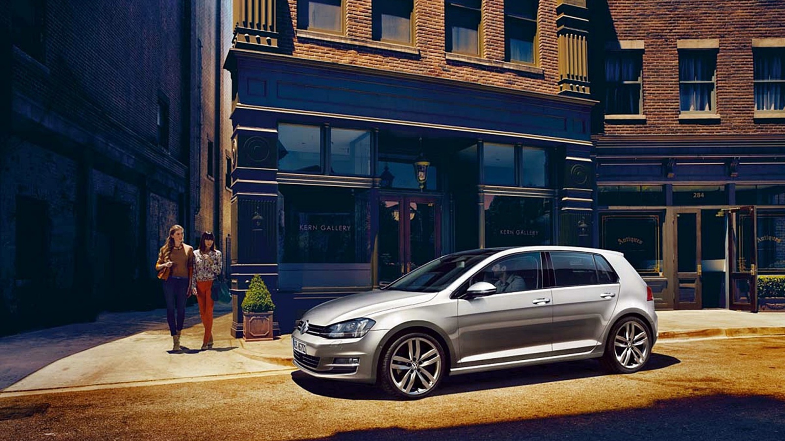 Автомобиль Volkswagen golf 7 в городе