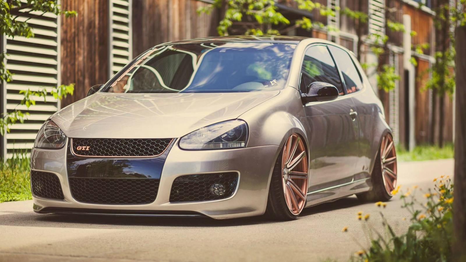 Аккуратный Volkswagen Golf GTI