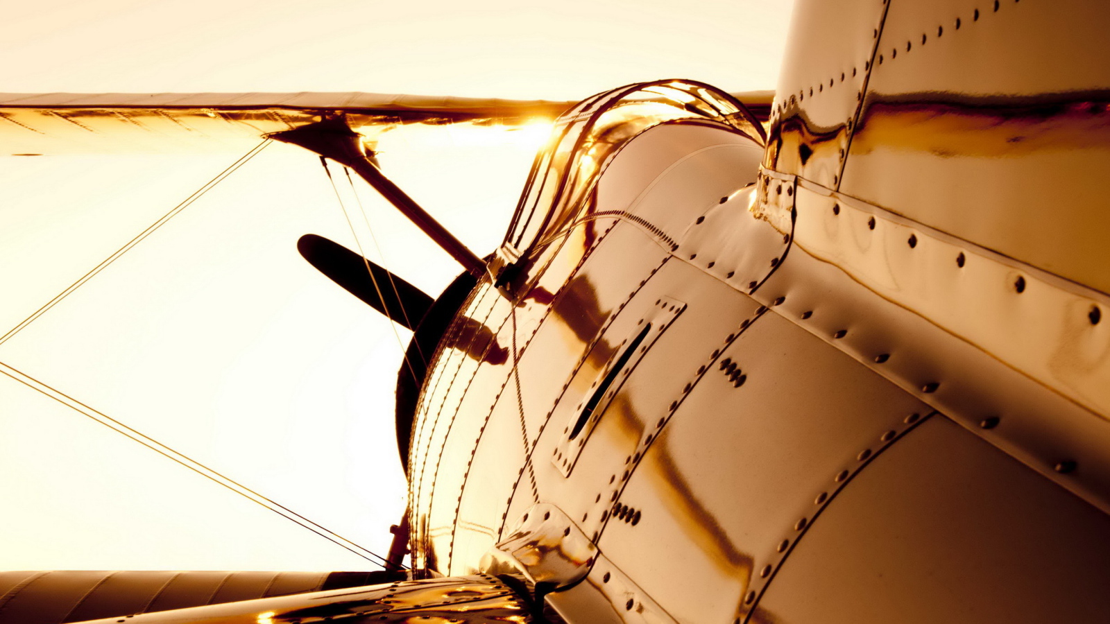 Самолет от хвоста до винта